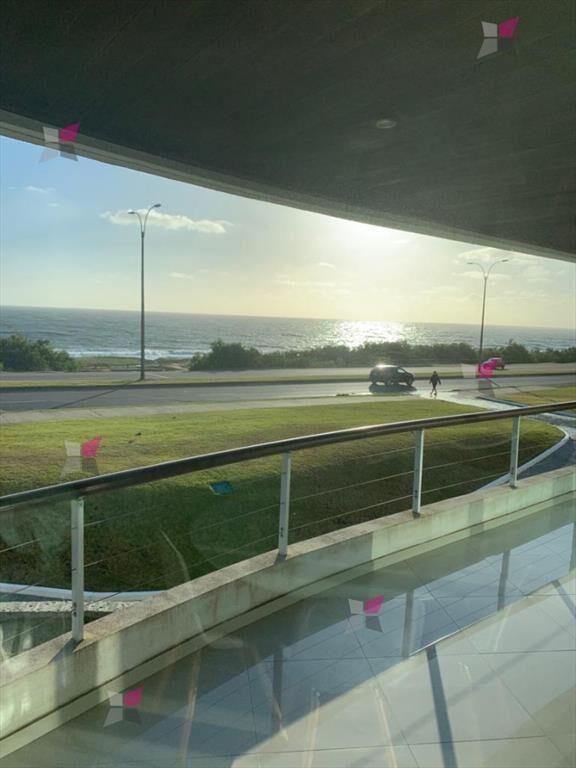 Apartamento en venta Playa Mansa 3 dormitorios