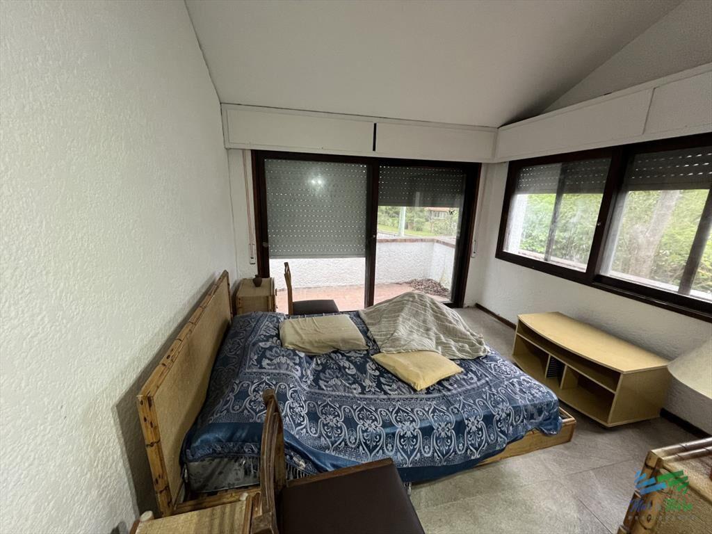 En venta casa 5 dormitorios y piscina, Cantegril,