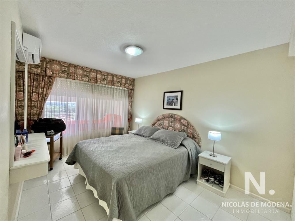 Departamento en playa mansa de 1 dormitorio en venta