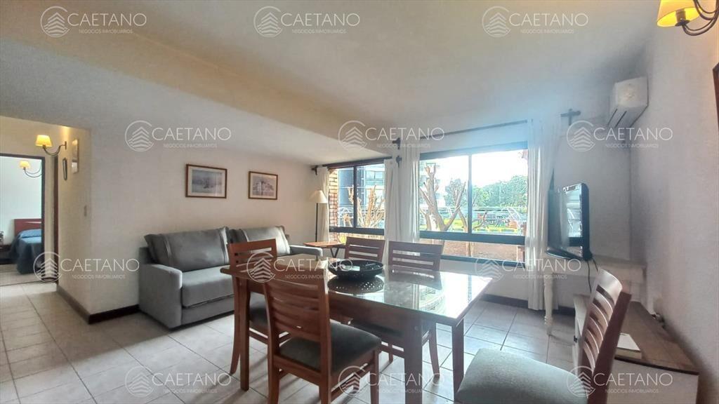 Vende apartamento de 2 dormitorios en Roosevelt, Punta del