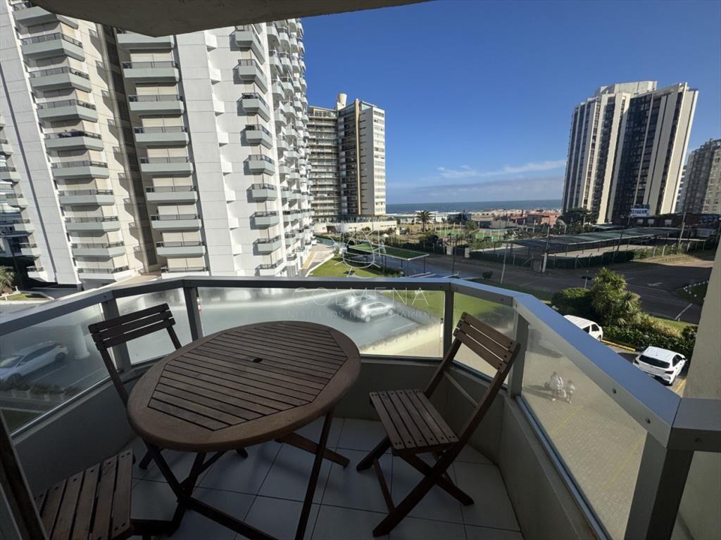 Apartamento en venta con vista directa al mar