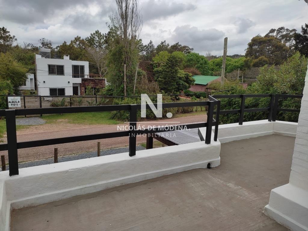 Casa a tres cuadras del centro de La Barra de 4 dormitorios