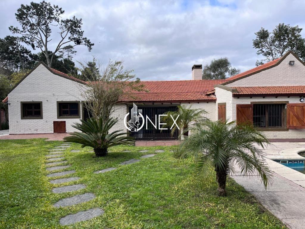 Venta casa 5 dormitorios con piscina en Punta del Este.
