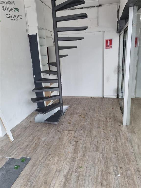 18 de julio y Yi, 50 m2 , excelente úbicación !!