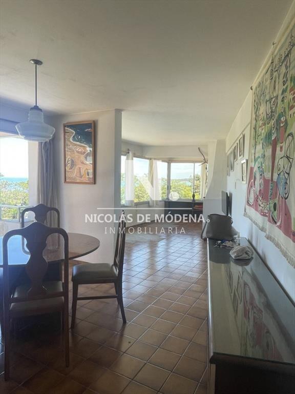 Departamento de 2 dormitorios en venta frente a