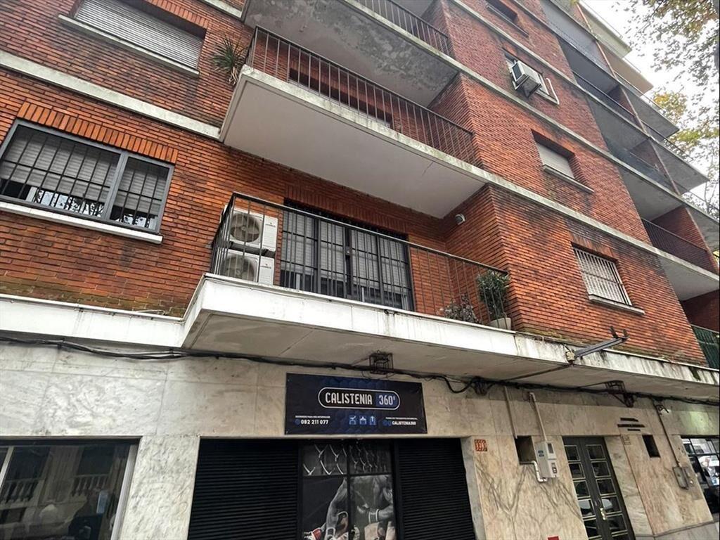LOCAL COMERCIAL EN VENTA SOBRE JULIO HERRERA Y OBES