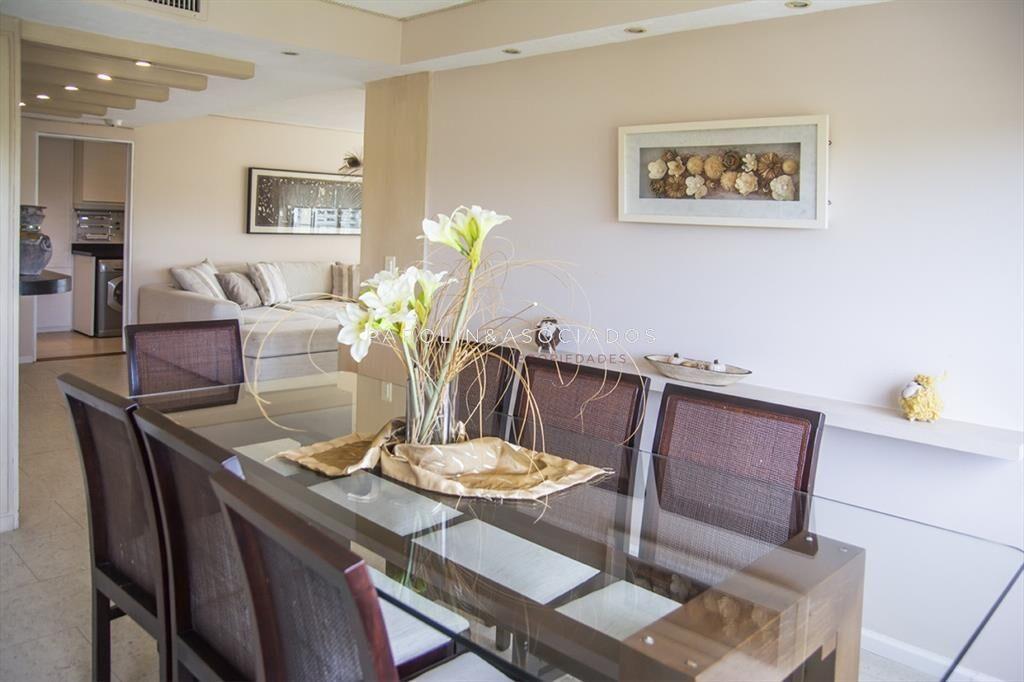 Apartamento en venta de 4 dormitorios con 2 en
