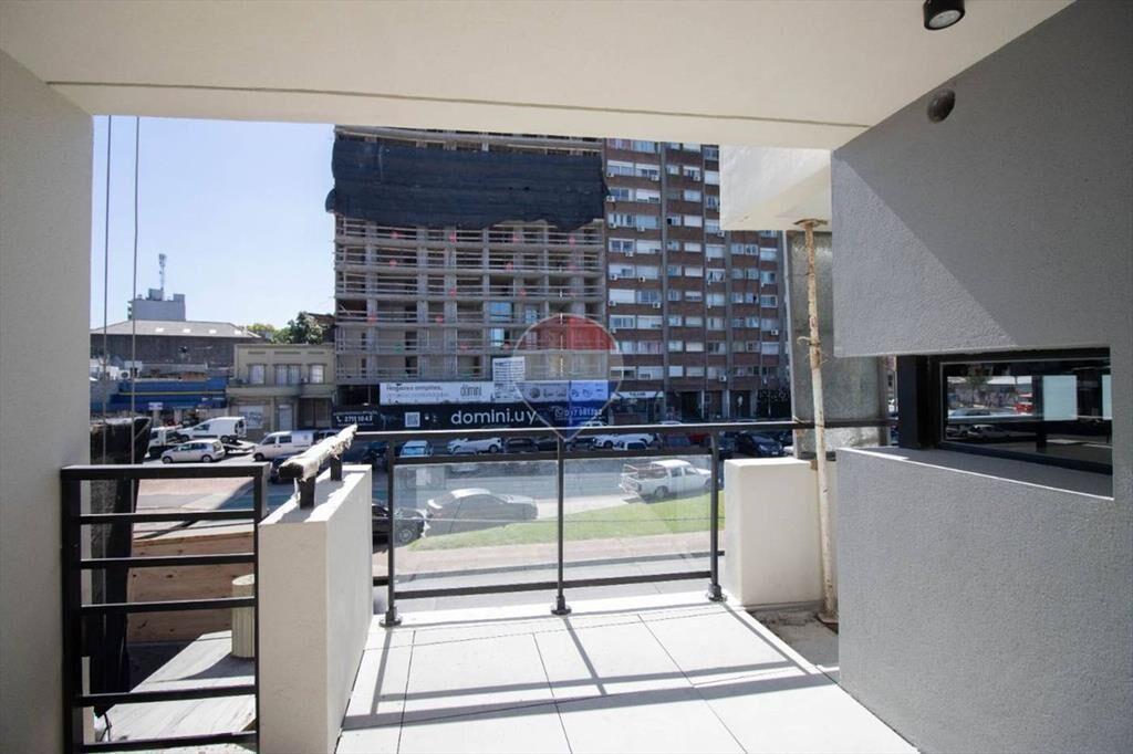 VENTA APARTAMENTO 1 DORM LA BLANQUEADA CON BALCÓN