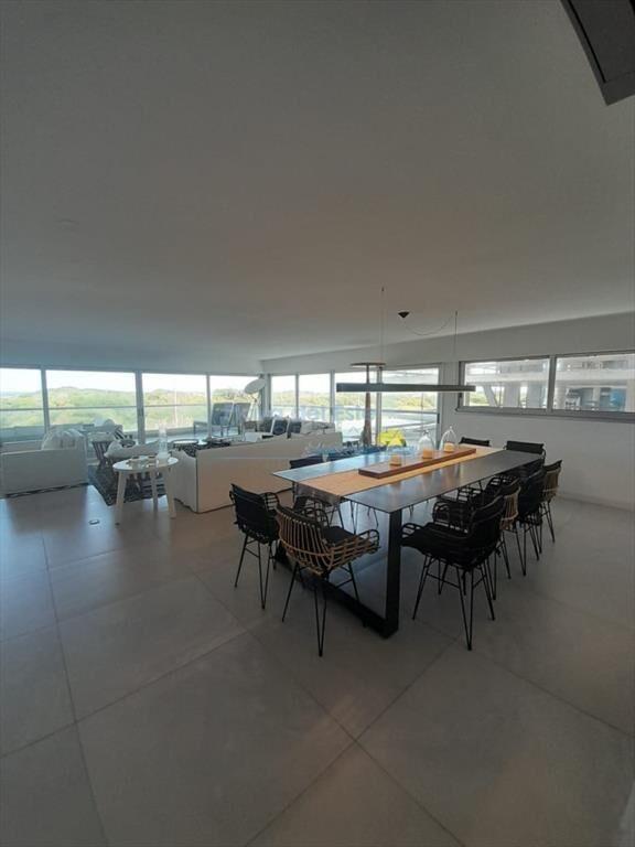 Apartamento de 3 dormitorios en Silente , Punta ,