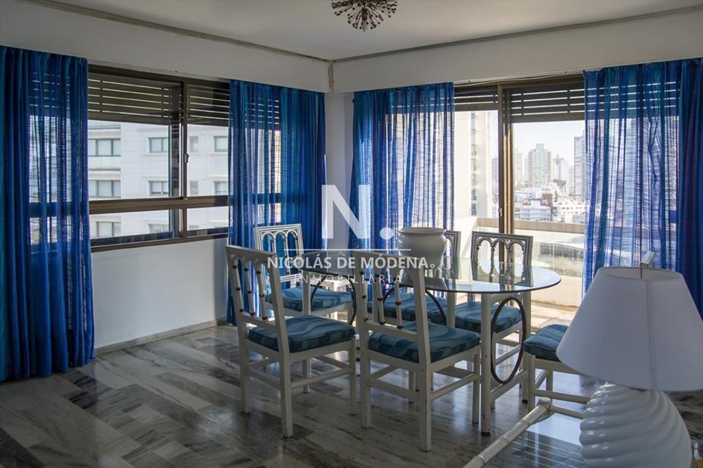 Departamento en venta frente al mar. Playa Brava,