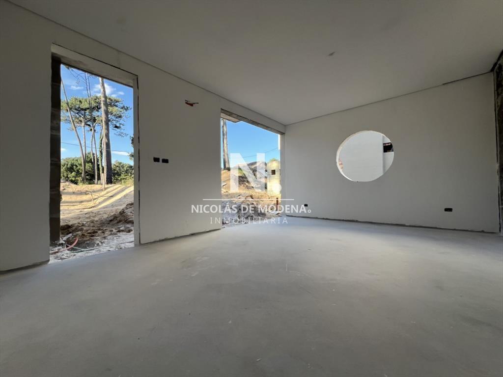 Casa a estrenar en Pinares, proyecto en obra, del