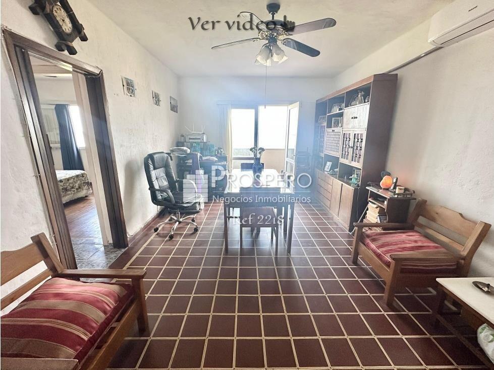 VA2217 Venta Apto 2dorm Ciudad Vieja Vistas al Mar Balcón