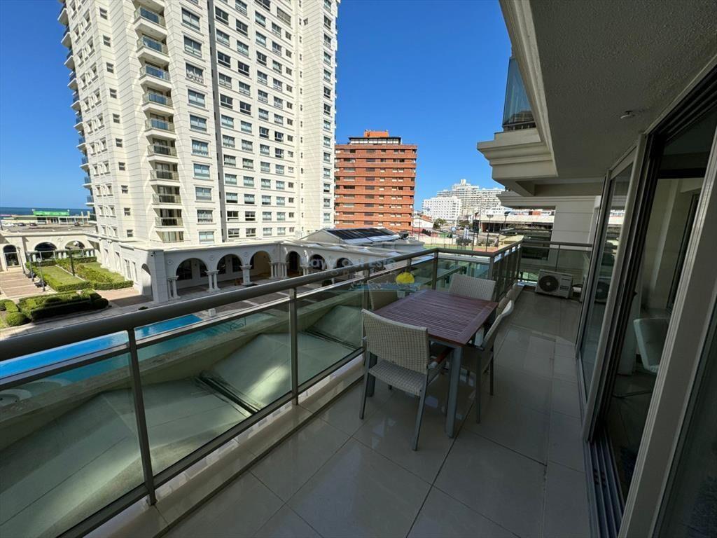 Apartamento en Venta de 3 dormitorios en Punta ,