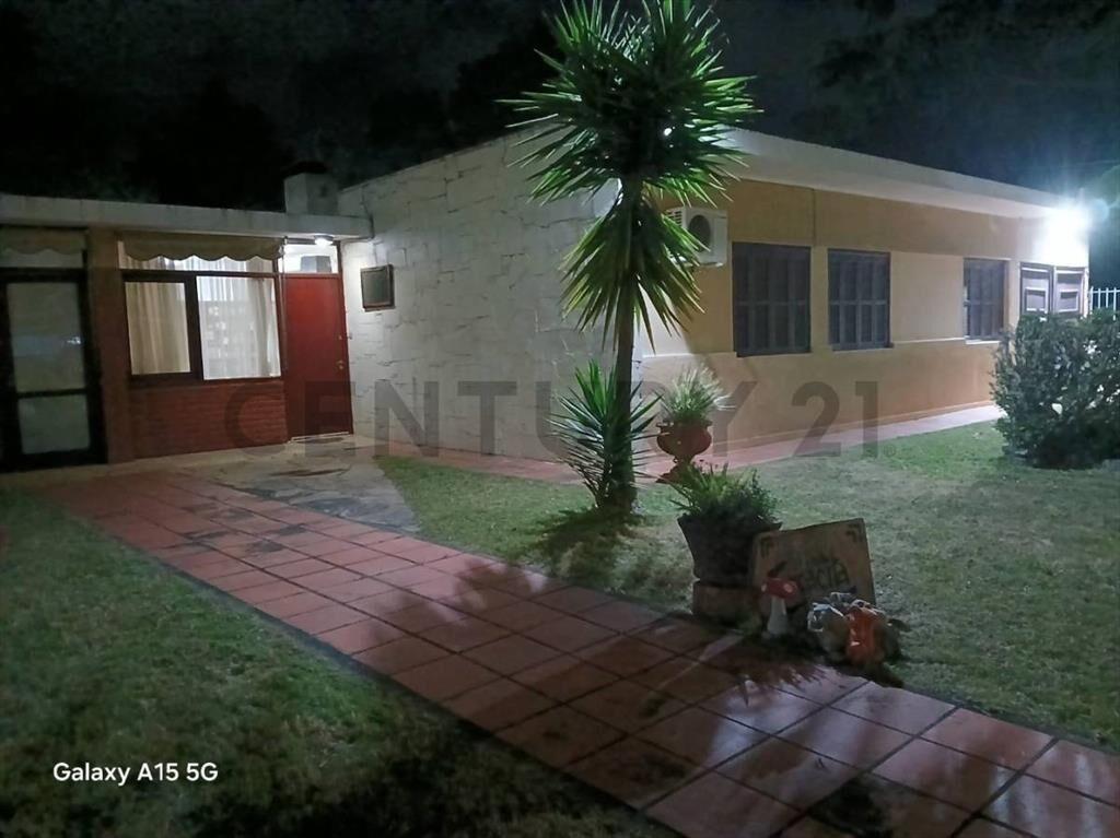 Venta casa de 837m en Atlantida Sur