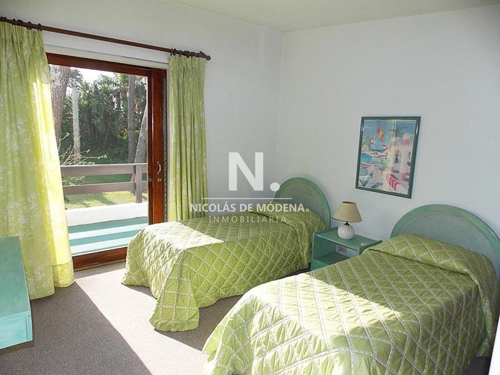 Vende casa en Mansa, Punta del Este de 3