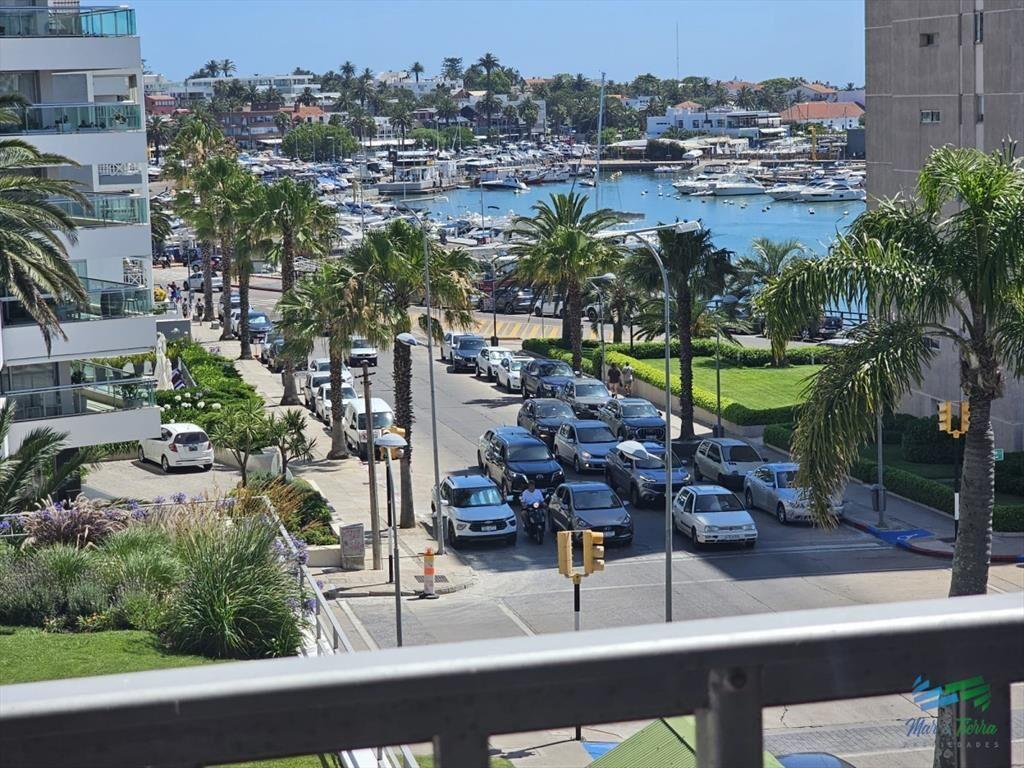 VENTA APARTAMENTO 2 DORMITORIOS DISPONIBLE PUNTA