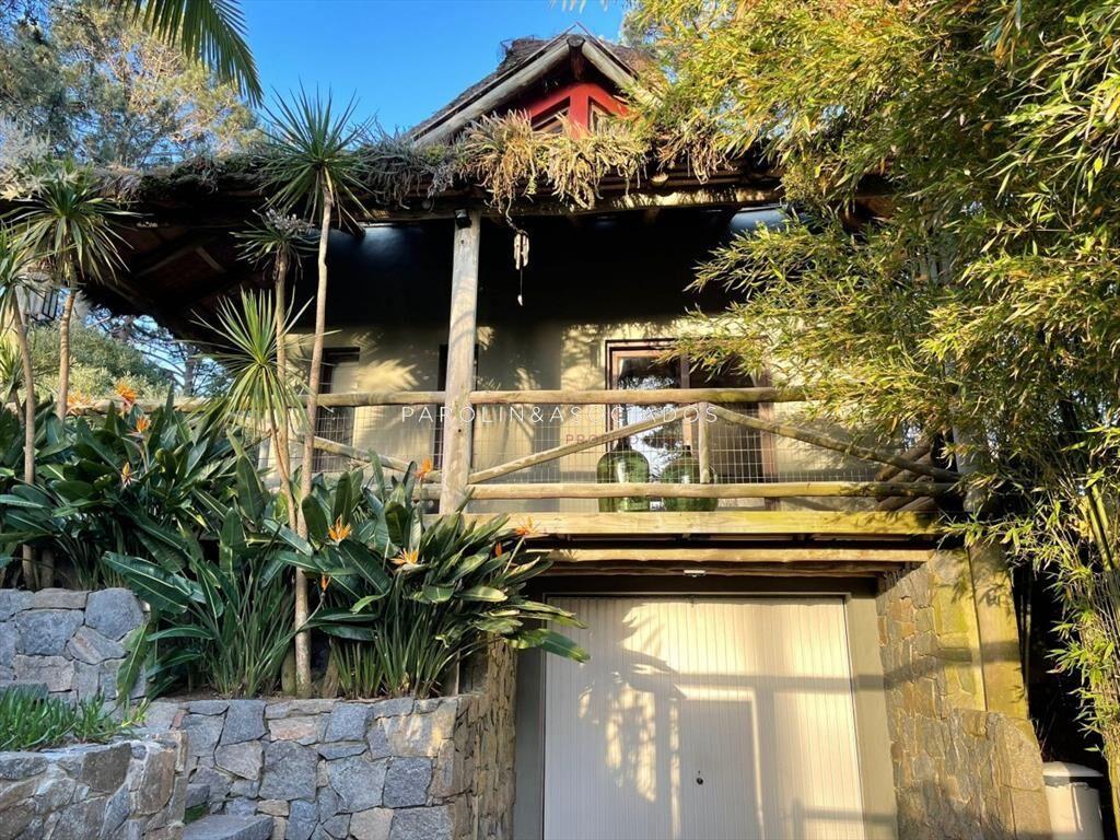 CASA DE 2 DORMITOTIORIOS EN MONTOYA LA BARRA PUNTA DEL ESTE