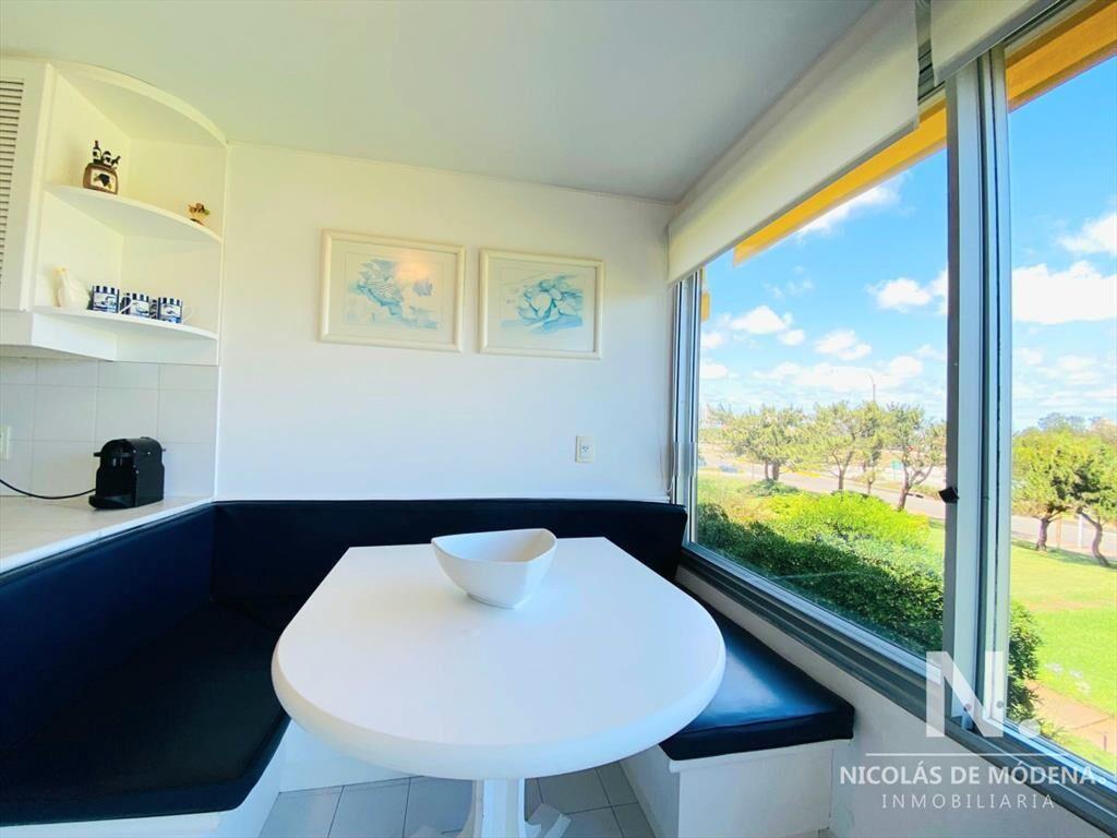 Apartamento primera linea frente al mar de tres dormitorios