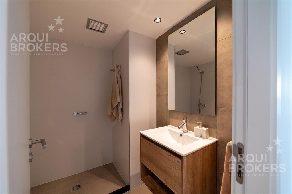 Apartamento de dos dormitorios en venta en Parque Carrasco