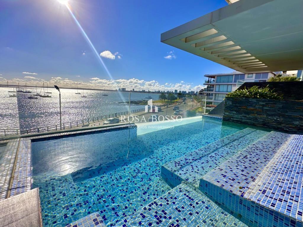 Apartamento en Alquiler Exclusivo 4 Dormitorios