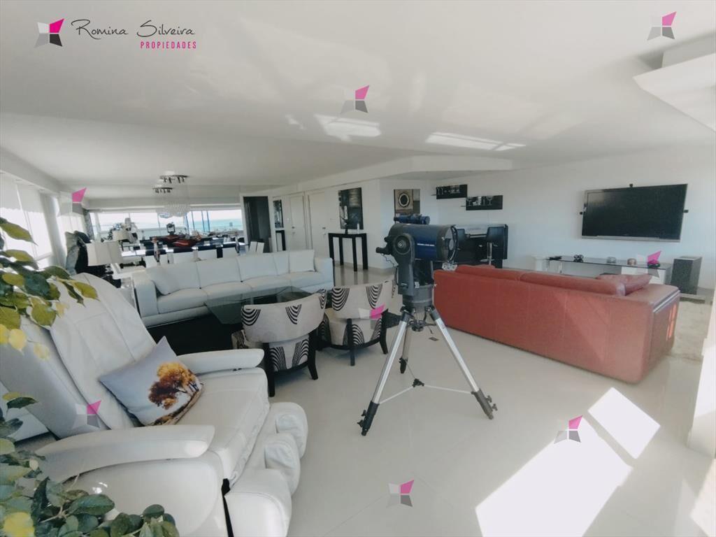VENTA DE APARTAMENTO DE 3 DORMITORIOS Y DEPENDENCIA EN EDIF