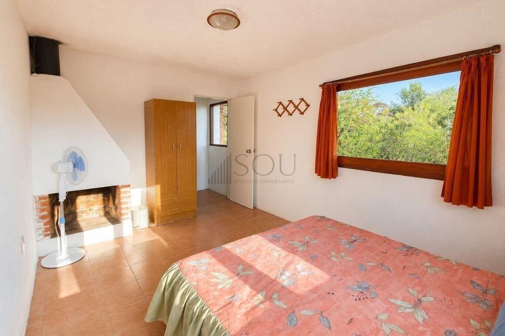 VENTA CASA 2 DORMITORIOS EN VILLA SERRANA