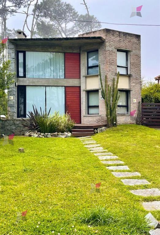 Casa de 3 Dormitorios en Montoya - Punta del Este