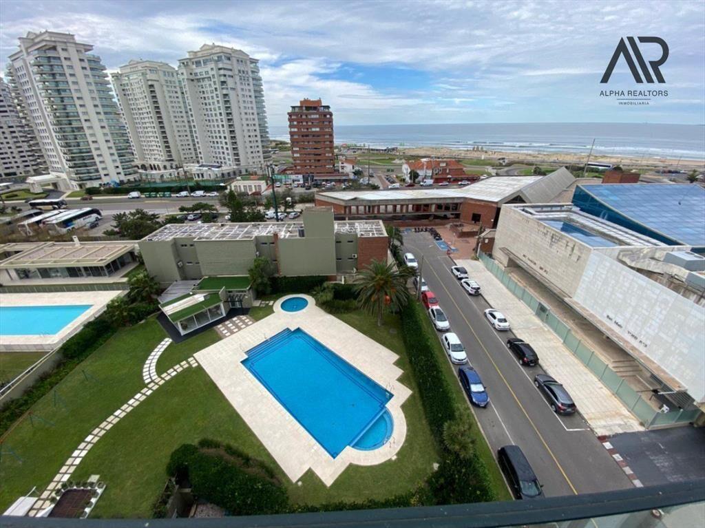 Apartamento en venta c/ cochera en Playa Mansa
