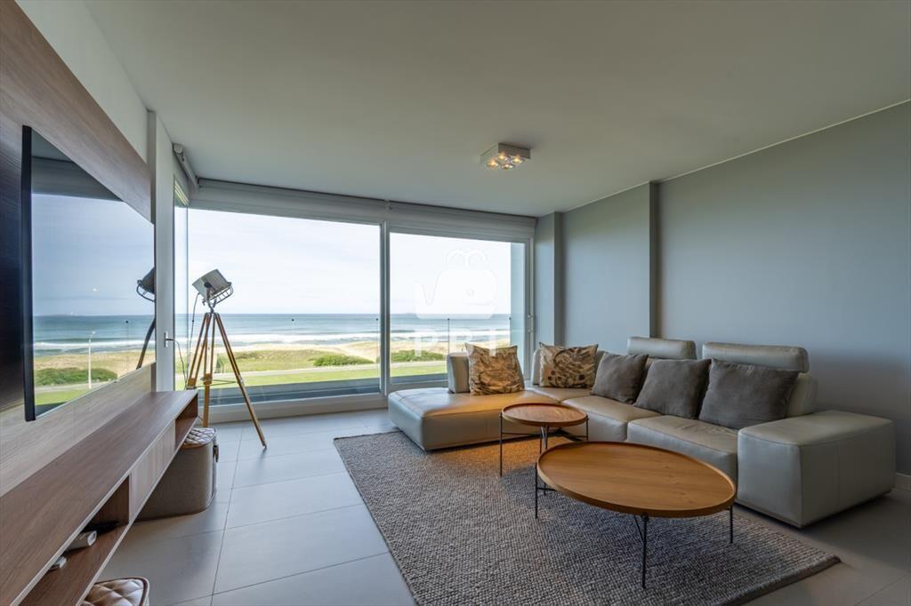 Venta Apartamento 3 dormitorios en suite, Playa -