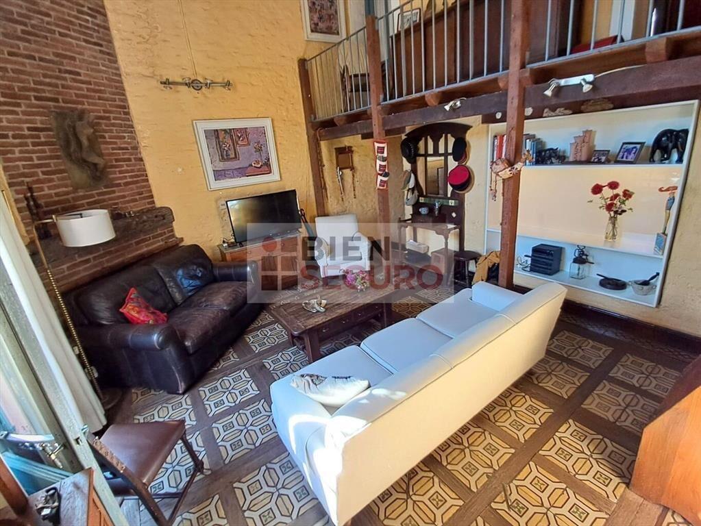 Cómoda casa de 4 dormitorios, 2 baños, en venta en Pocitos