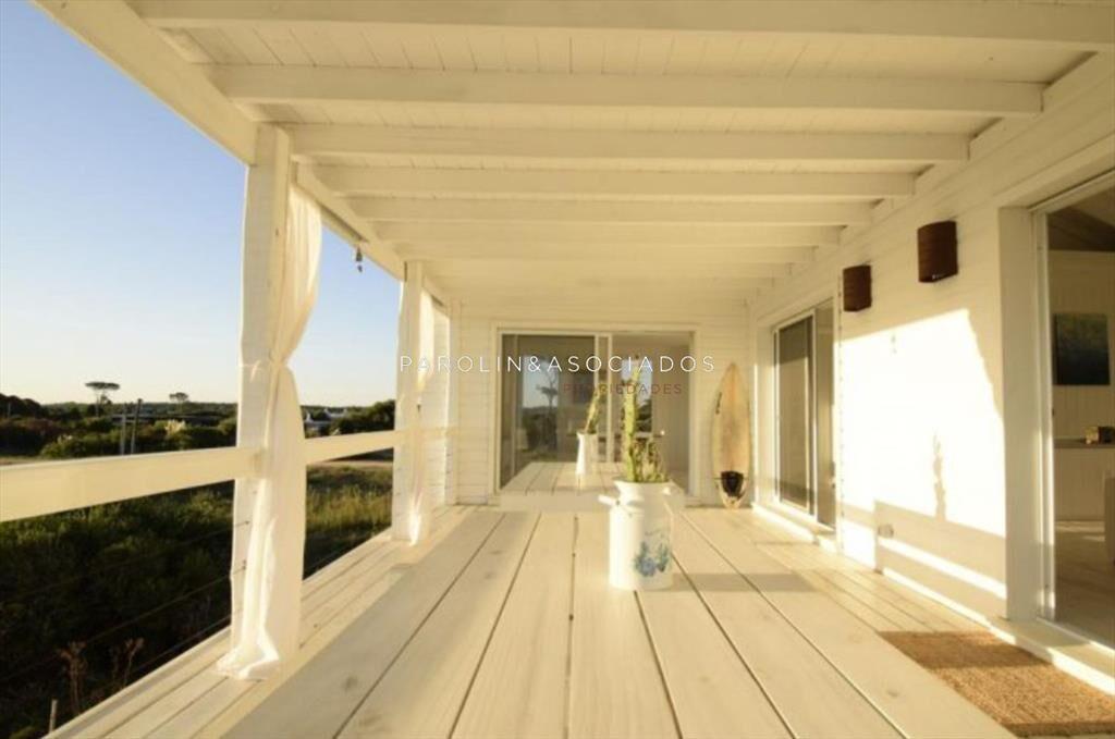 Casa en Venta de 3 Dormitorios en La Juanita,