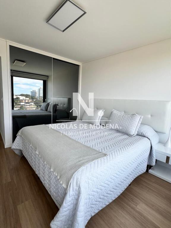 Vende apartamento de 2 Dormitorios en suite, en