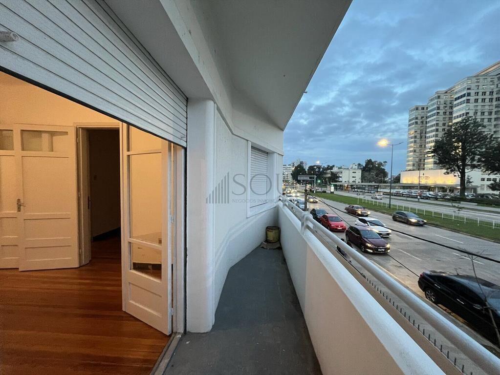 Alquiler apartamento 2 dormitorios con balcón en La Blanque