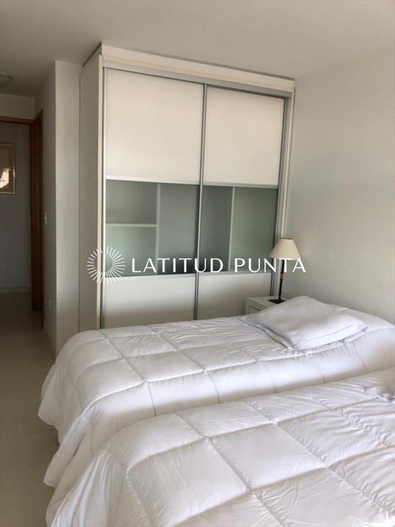 Apartamento de 2 dormitorios en mansa.