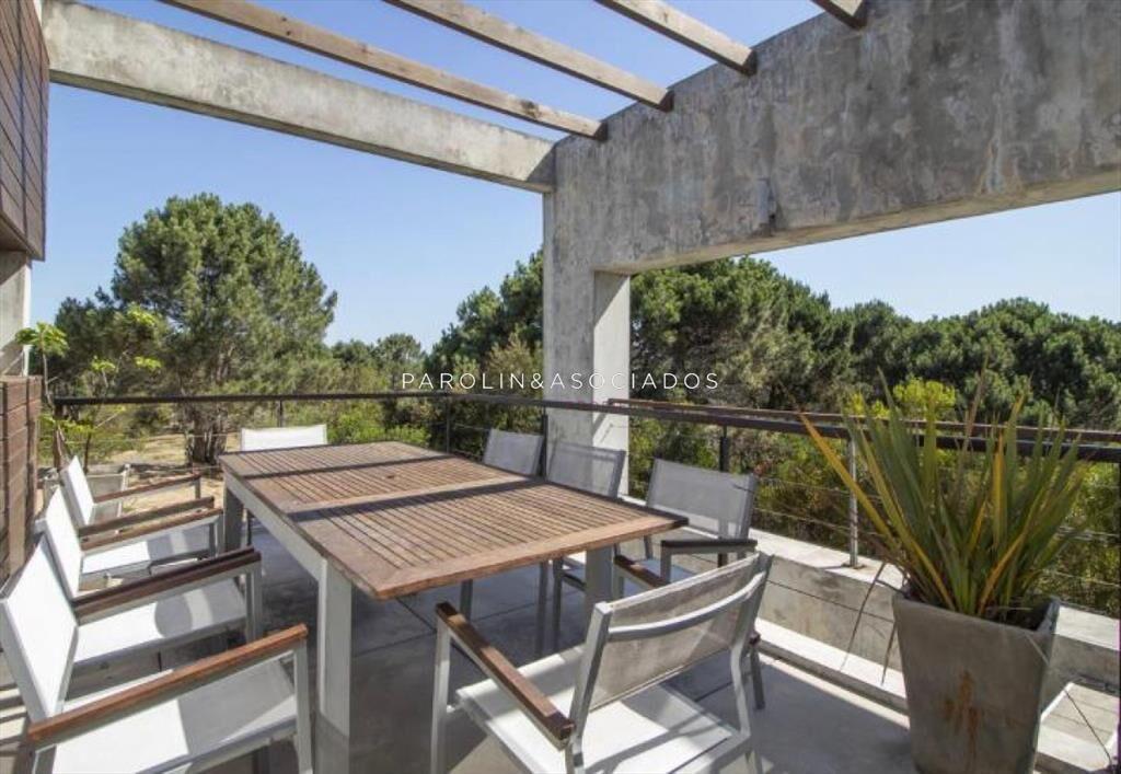 CASA EN VENTA DE 3 DORMITORIOS EN JOSE IGNACIO