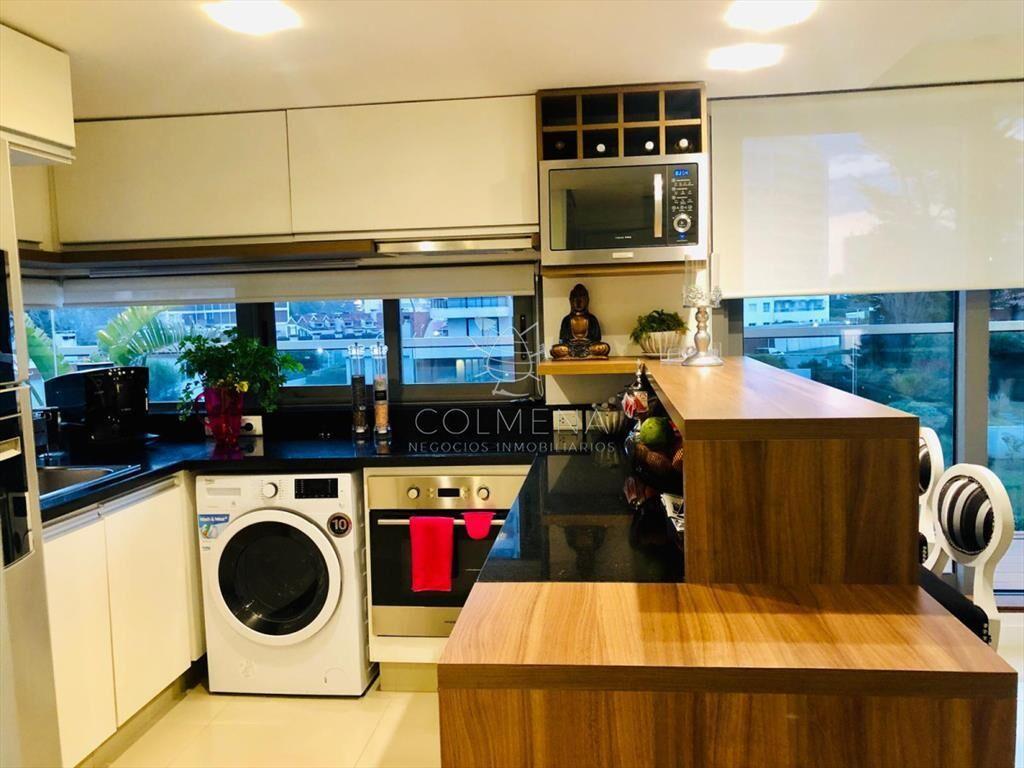 Apartamento en muy buen Edificio en la brava, con