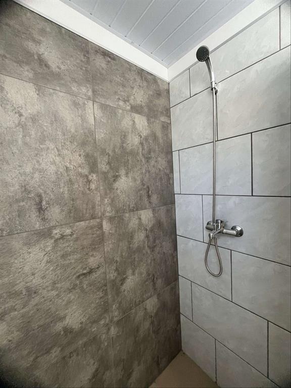 *** ALQUILADO *** A ESTRENAR CONTAINER LOCAL O VIVIENDA Al