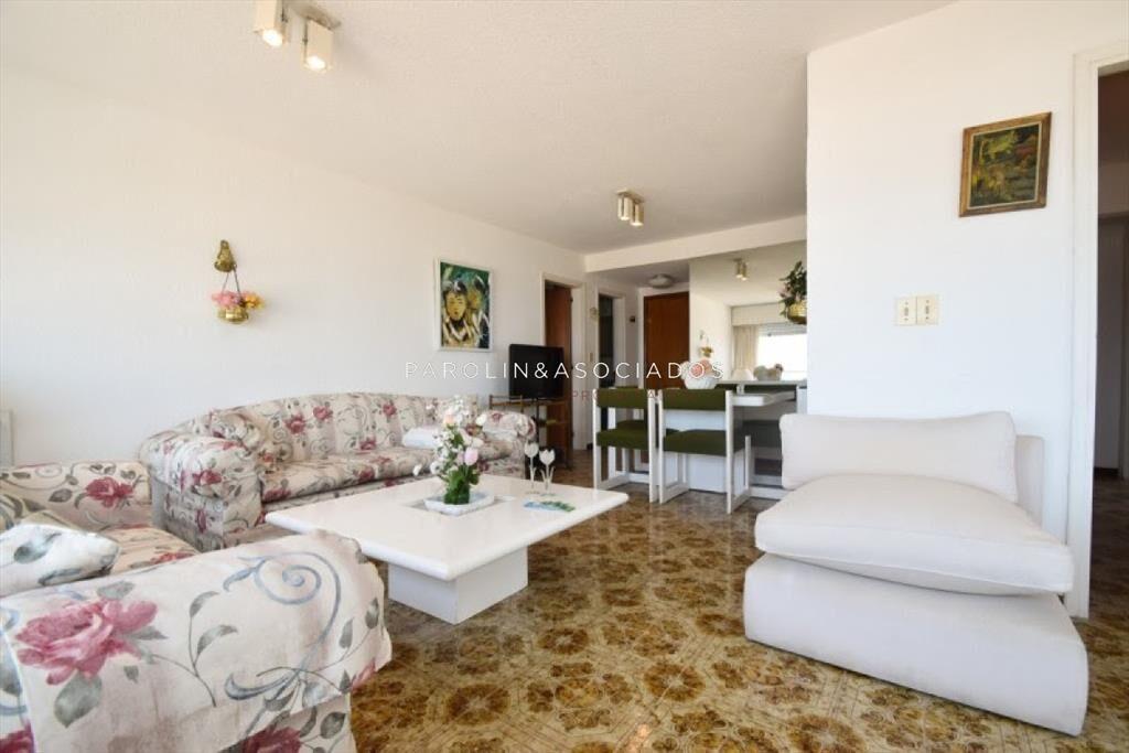 Apartamento de 2 dormitorios en venta en Punta