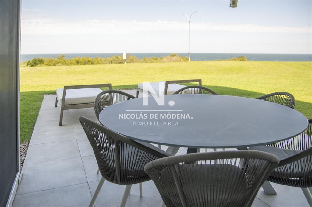 En venta apartamento de 3 dormitorios en Pinares