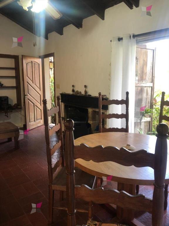 VENTA CASA DE 3 DORMITORIOS BARRIO PINARES