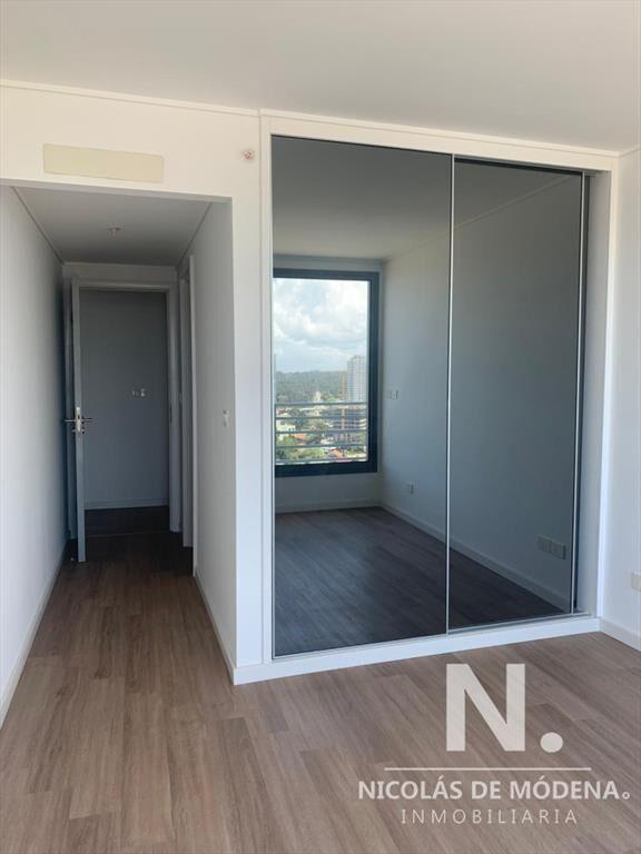 Apartamento de dos Dormitorios con Vista al Mar en Venta Al