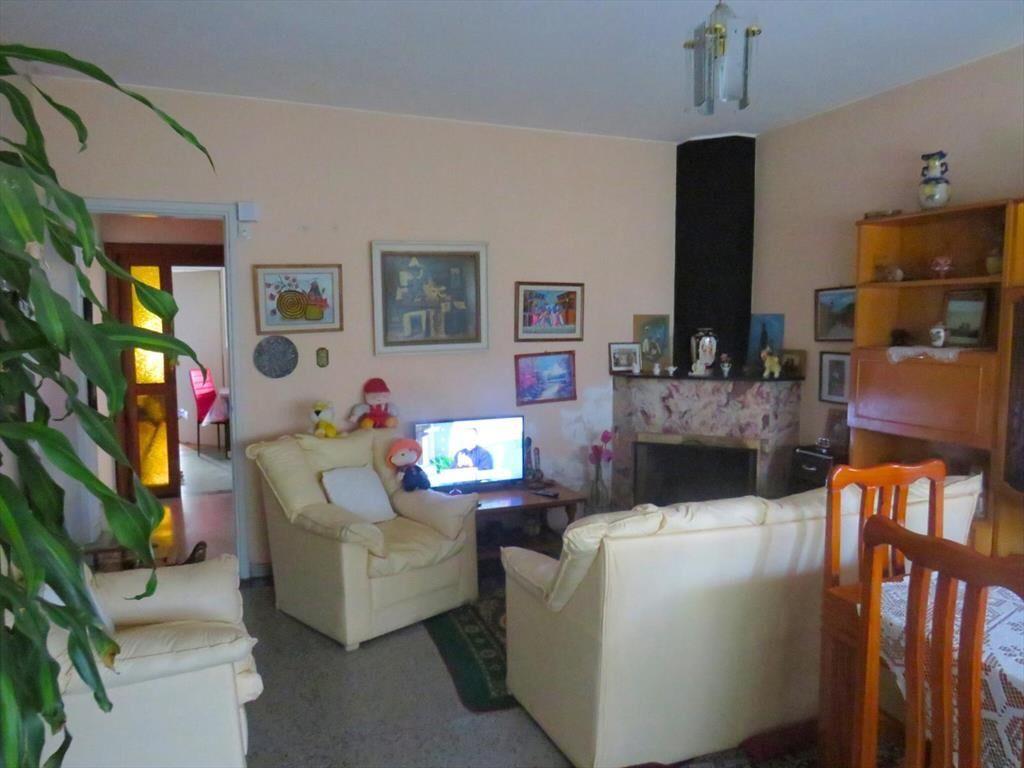 Venta casa ph tres dormitorios baño completo y barbacoa Pas