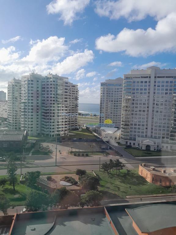 Apartamento de 2 dormitorios en Venta en Punta ,