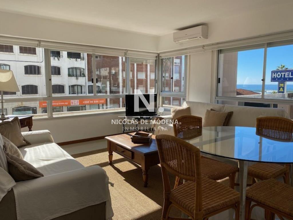 En venta apartamento de 2 dormitorios en Punta