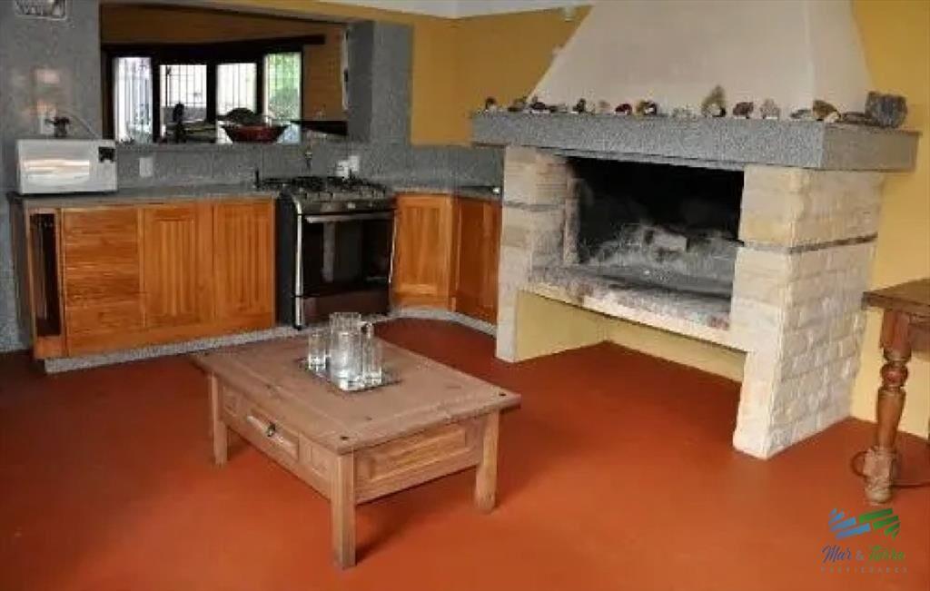 Casa en venta. Cuenta con ambientes amplios, A