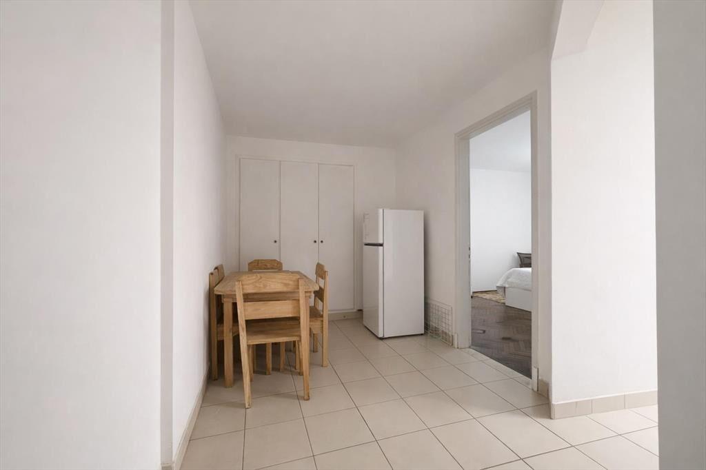 Venta apartamento de dos dormitorios con patio. Tres Cruce