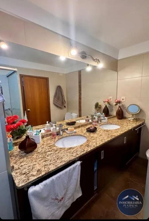 Apartamento en venta c/ cochera en Pocitos Nuevo