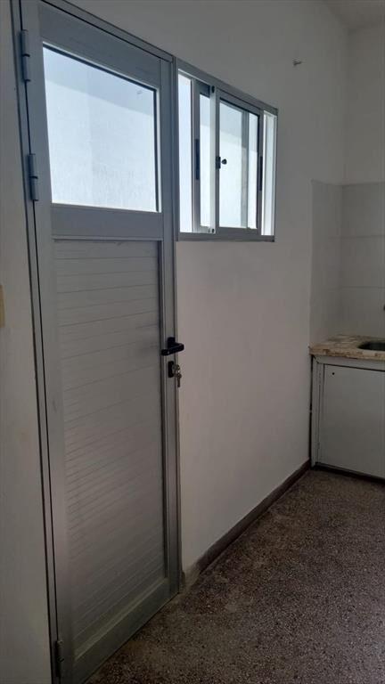 Edificio en La Blanqueada , 13 aptos, todos alquilados.