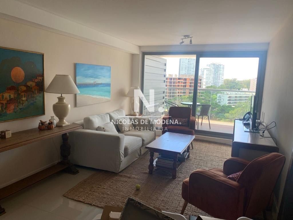 Apartamento de 2 dormitorios y 2 baños, con del