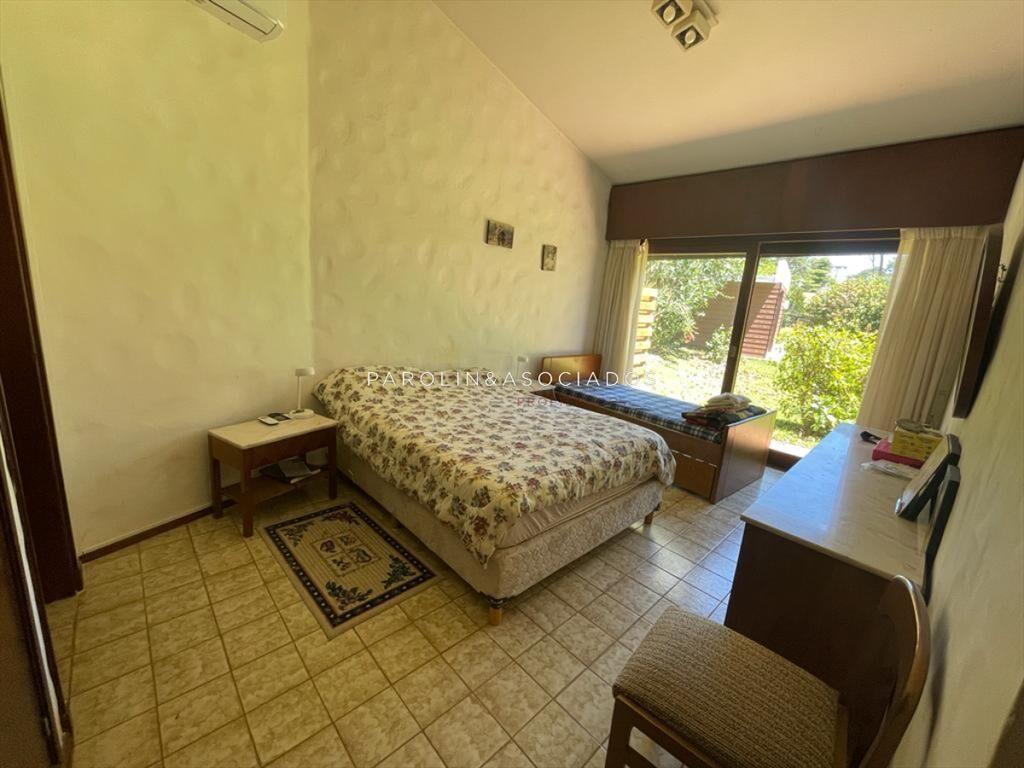 Hermosa casa de 4 dormitorios en Mansa, Punta